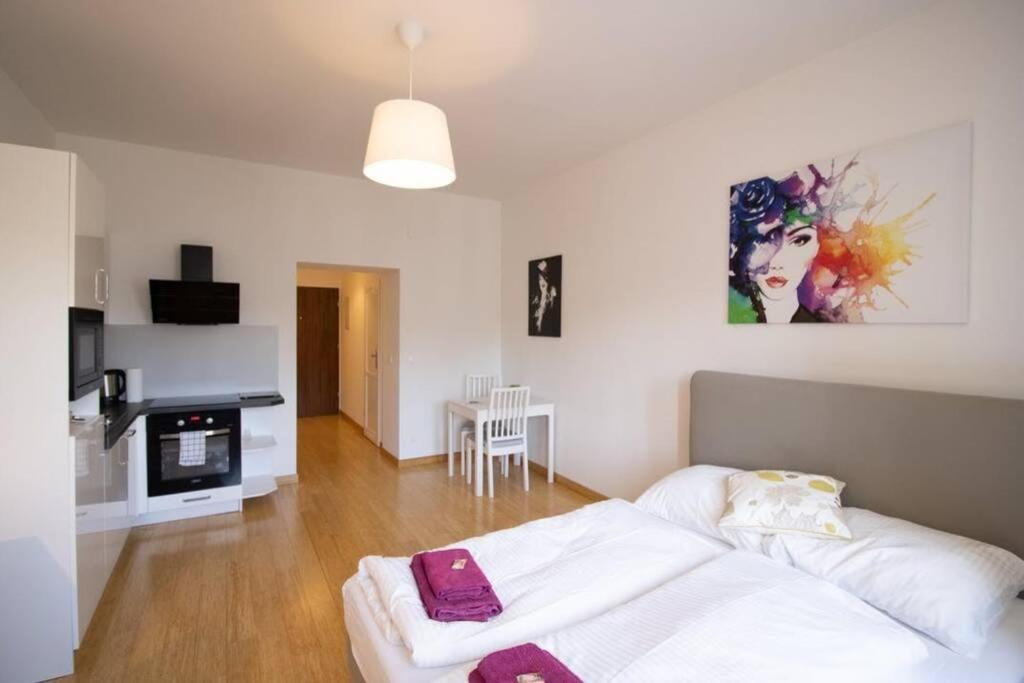 Studio-Apartment between Schoenbrunn&the City Center  Wenen Buitenkant foto